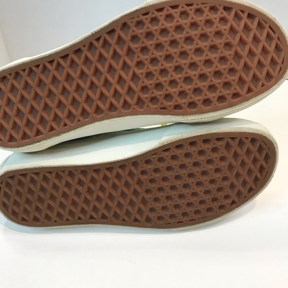 Vans - Picture 4 of 9